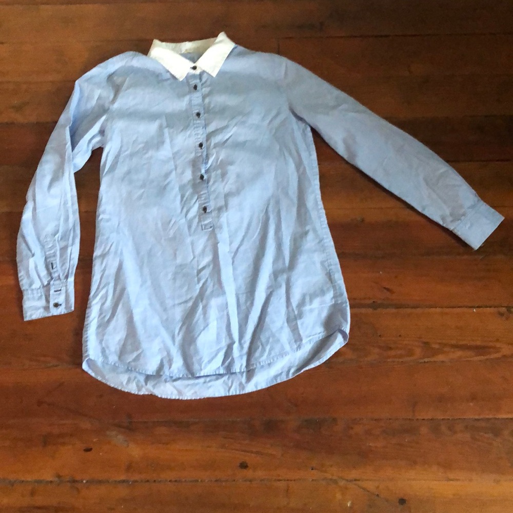 White collar long sleeve blouse.